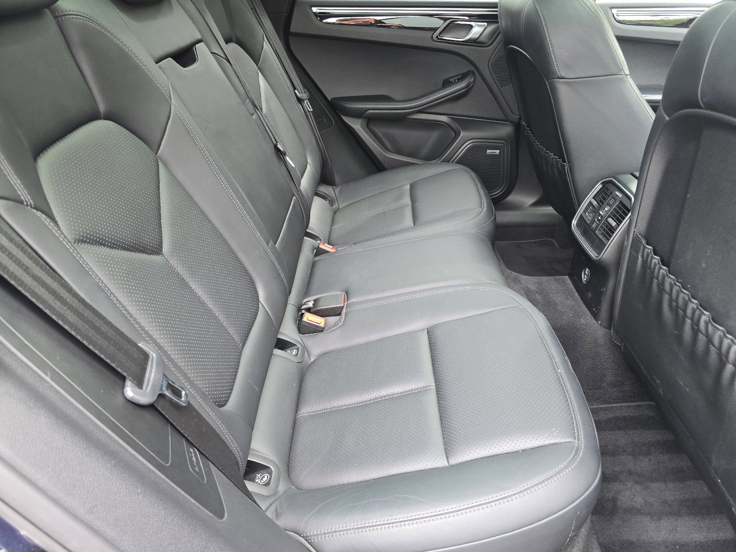 Used 2020 Porsche Macan S AWD/4WD image 36