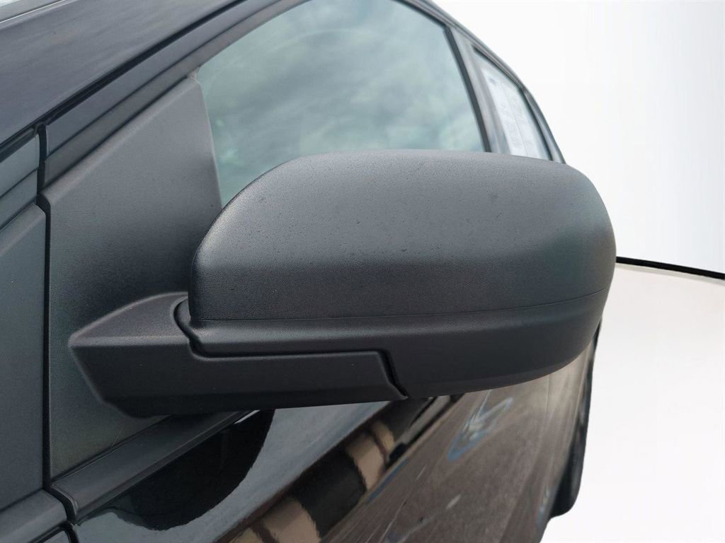 Used 2021 Ford Edge SE FWD image 12