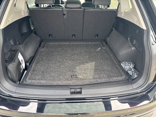 Certified 2024 Volkswagen Tiguan SE w/ Panoramic Sunroof Package image 31
