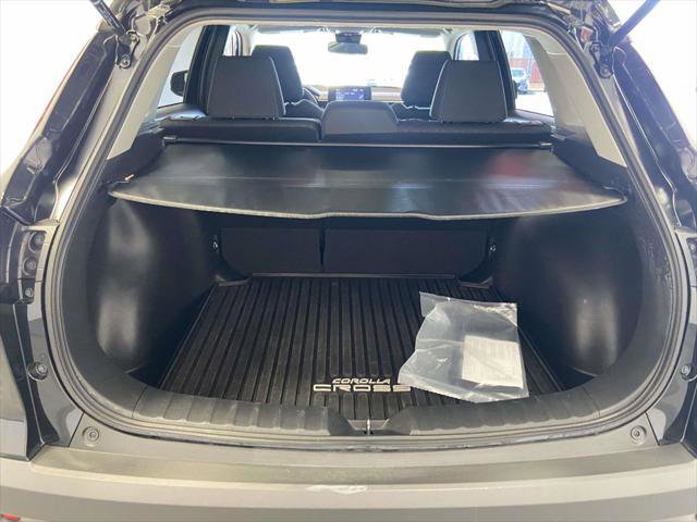 Certified 2022 Toyota Corolla Cross LE w/ Moonroof Package image 12