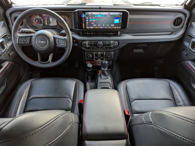 Used 2024 Jeep Gladiator Rubicon AWD/4WD image 28