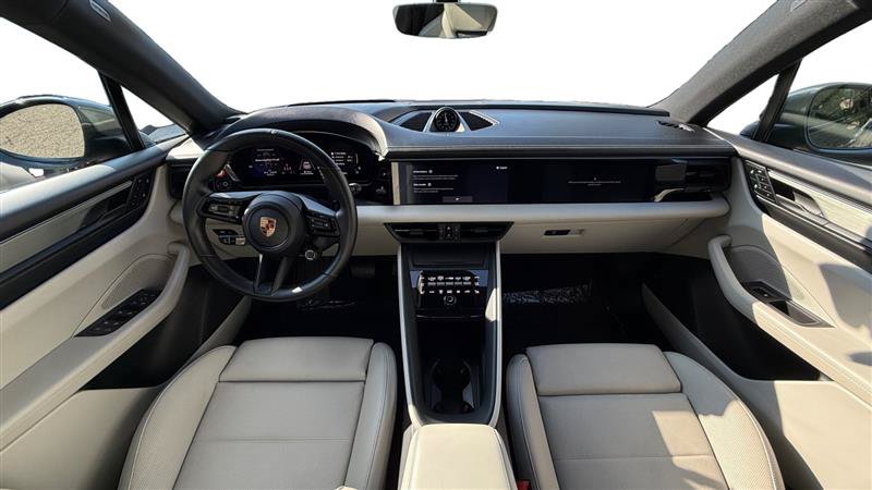 Used 2024 Porsche Macan 4 Electric AWD/4WD image 12