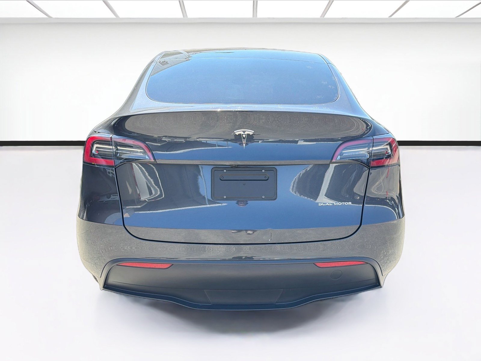 Used 2024 Tesla Model Y Long Range AWD/4WD image 5