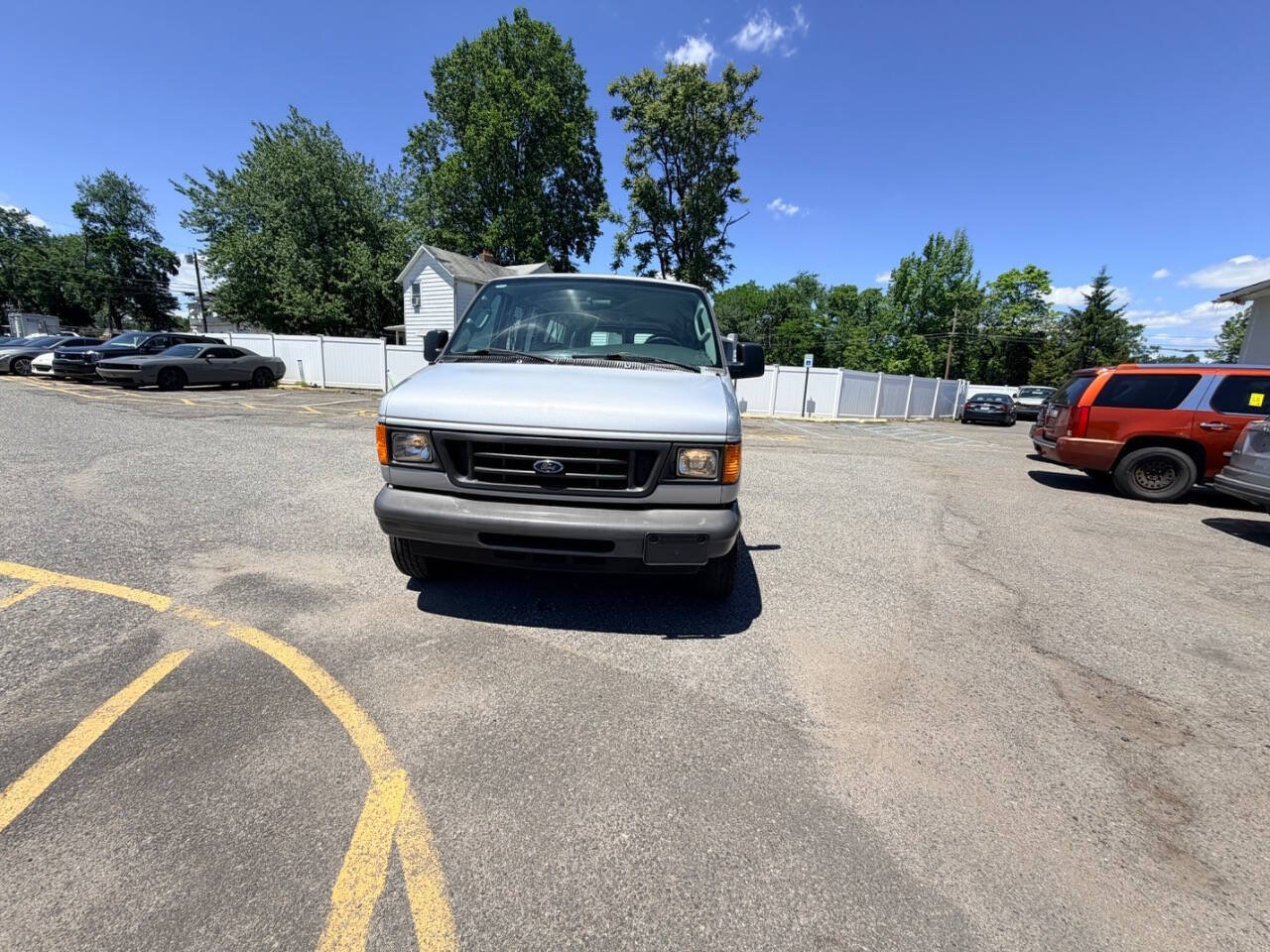 Used 2006 Ford E-350 and Econoline 350 XL RWD image 16