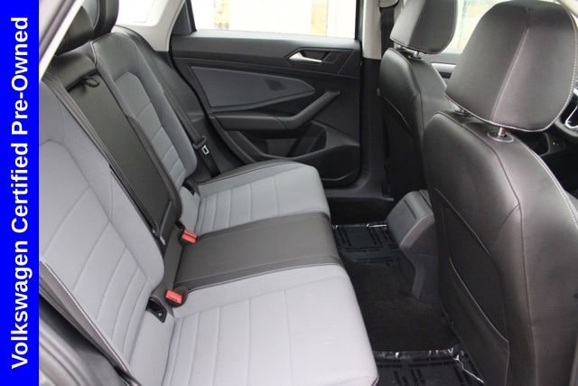 Used 2025 Volkswagen Jetta SE image 21
