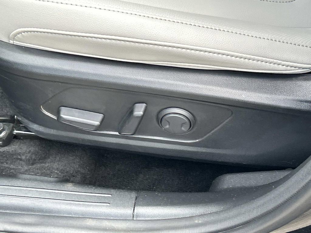 Used 2025 Hyundai Tucson SEL FWD image 18