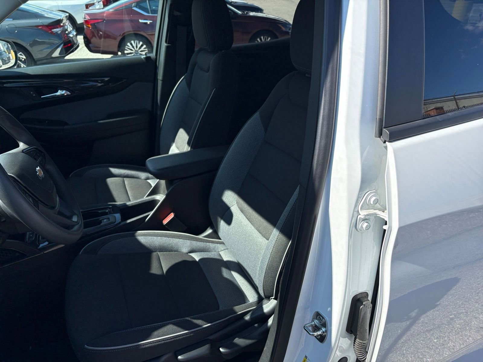 Used 2025 Chevrolet TrailBlazer LT image 35