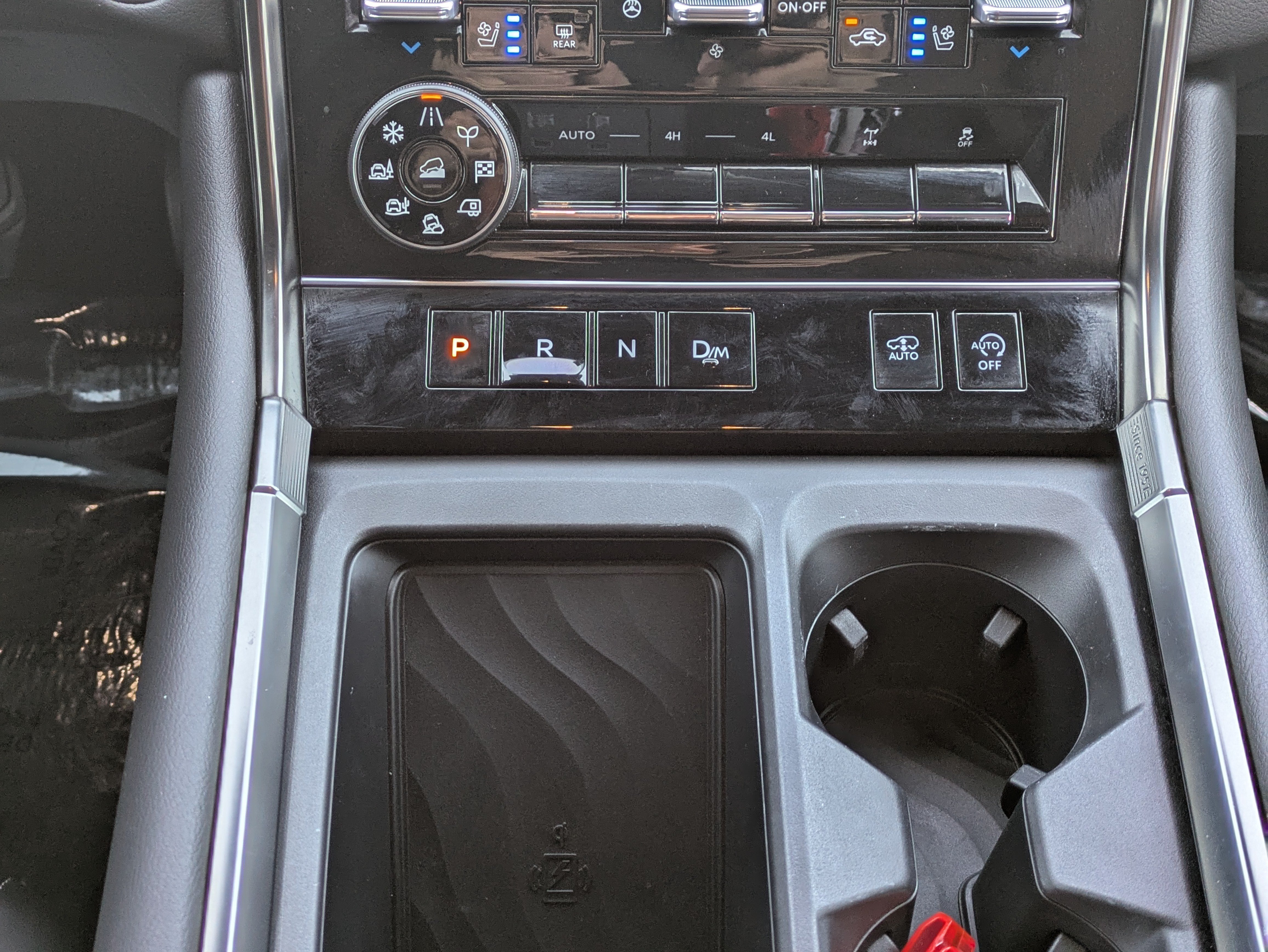 Used 2025 Nissan Armada PRO-4X w/ Pro-4X Premium Package AWD/4WD image 21
