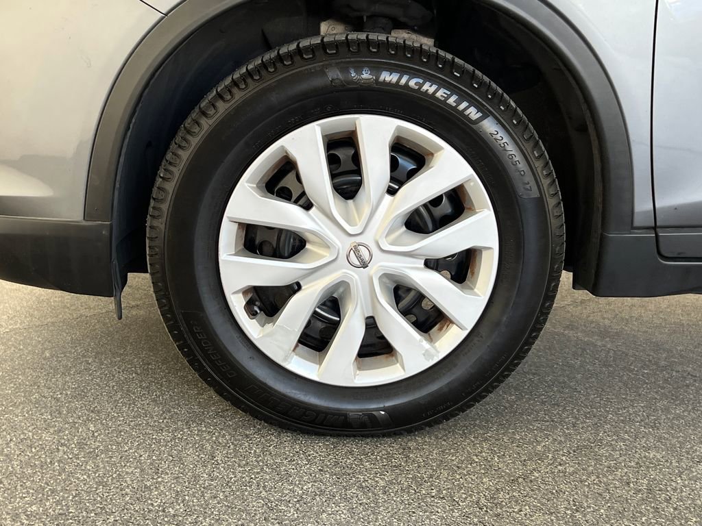 Used 2018 Nissan Rogue S image 30