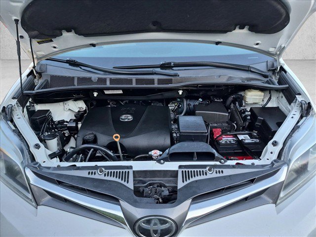 Used 2019 Toyota Sienna Limited Premium FWD image 25