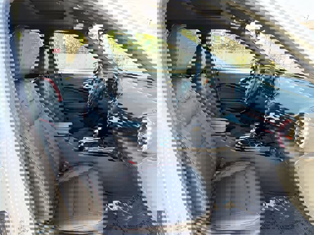 Used 2025 Chevrolet Trax RS w/ Sunroof Package image 40