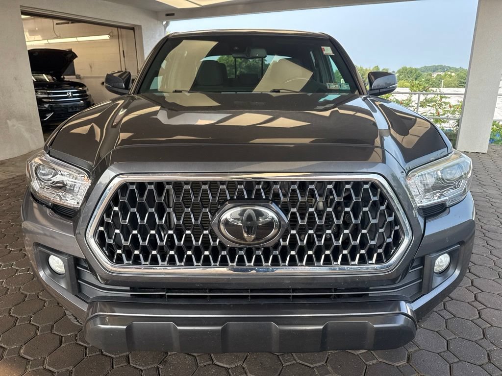 Used 2018 Toyota Tacoma TRD Off-Road AWD/4WD image 2