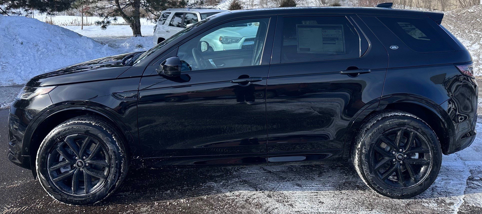 New 2026 Land Rover Discovery Sport Landmark image 8