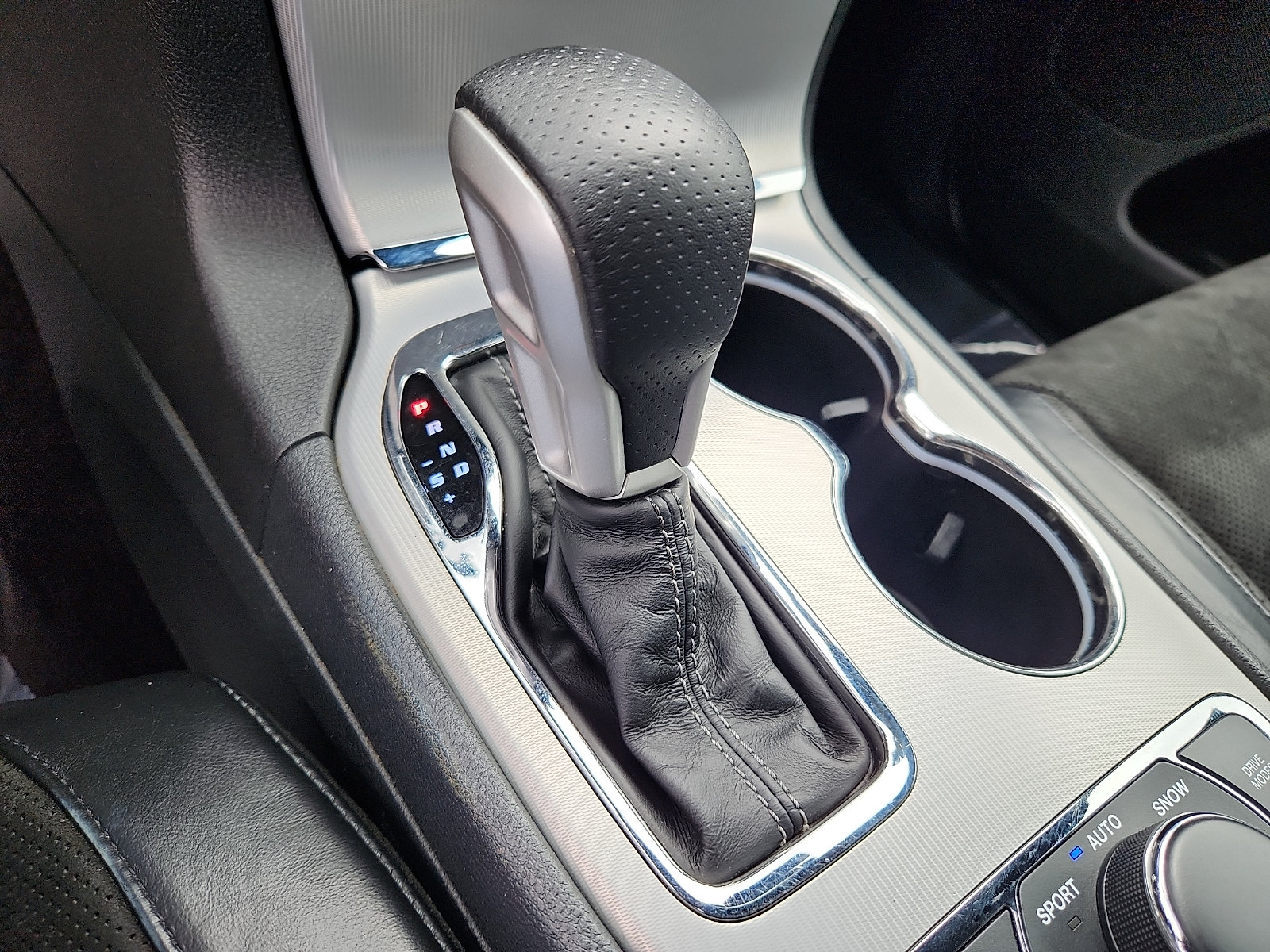 Used 2019 Jeep Grand Cherokee SRT AWD/4WD image 15