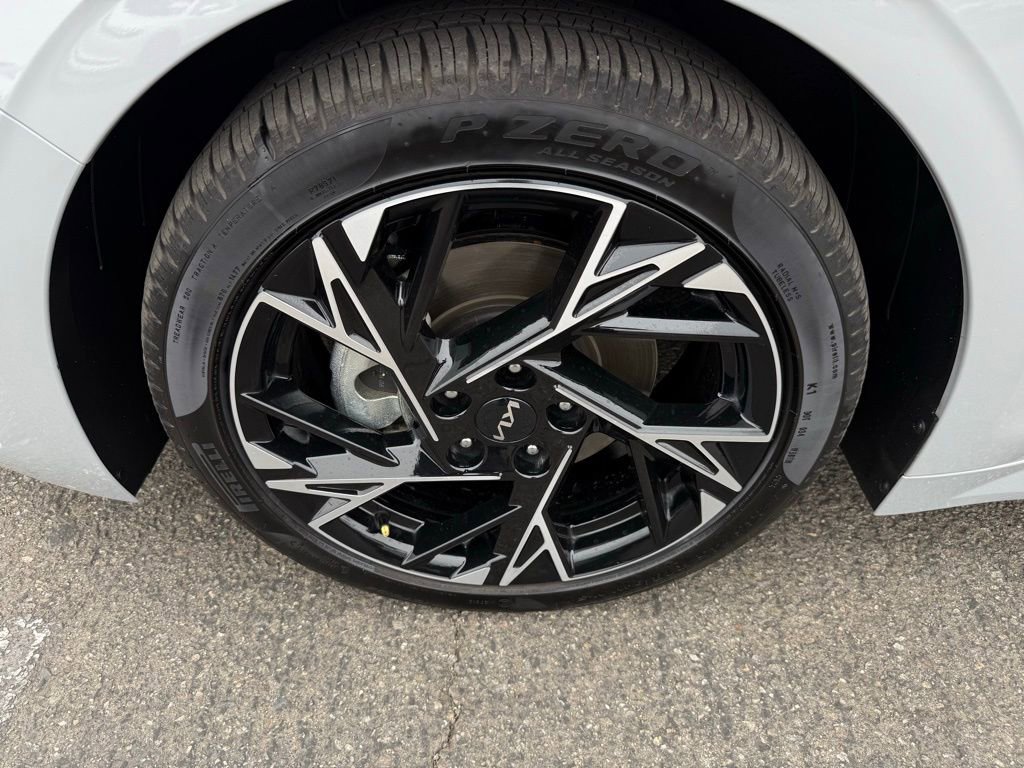 Used 2025 Kia K5 GT-Line w/ GT-Line Premium Package image 9
