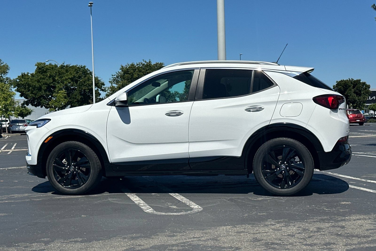 Used 2024 Buick Encore GX Sport Touring FWD image 7