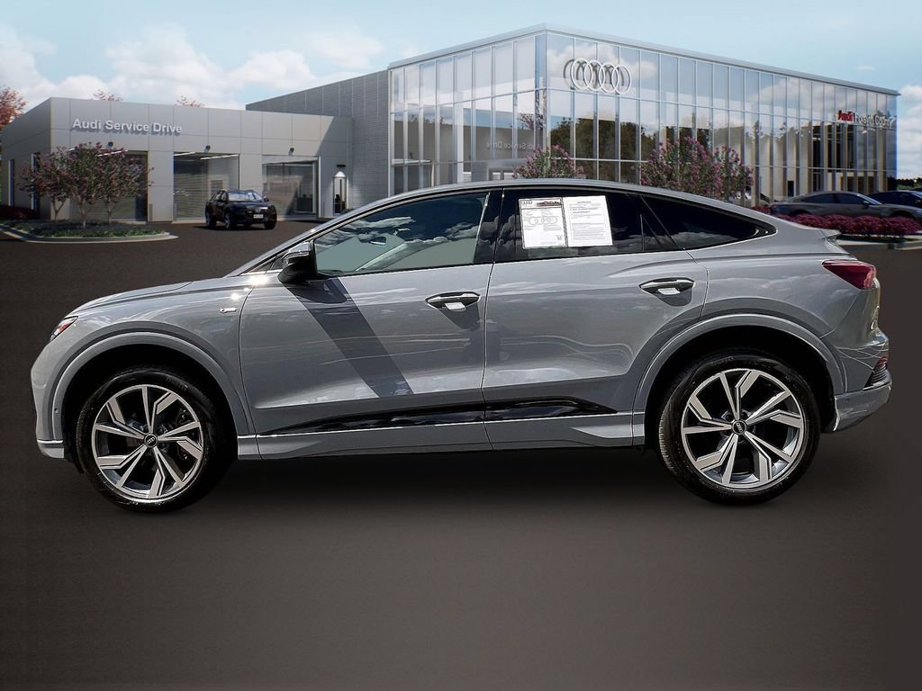 Used 2024 Audi Q4 e-tron Premium Plus w/ Premium Plus AWD/4WD image 4
