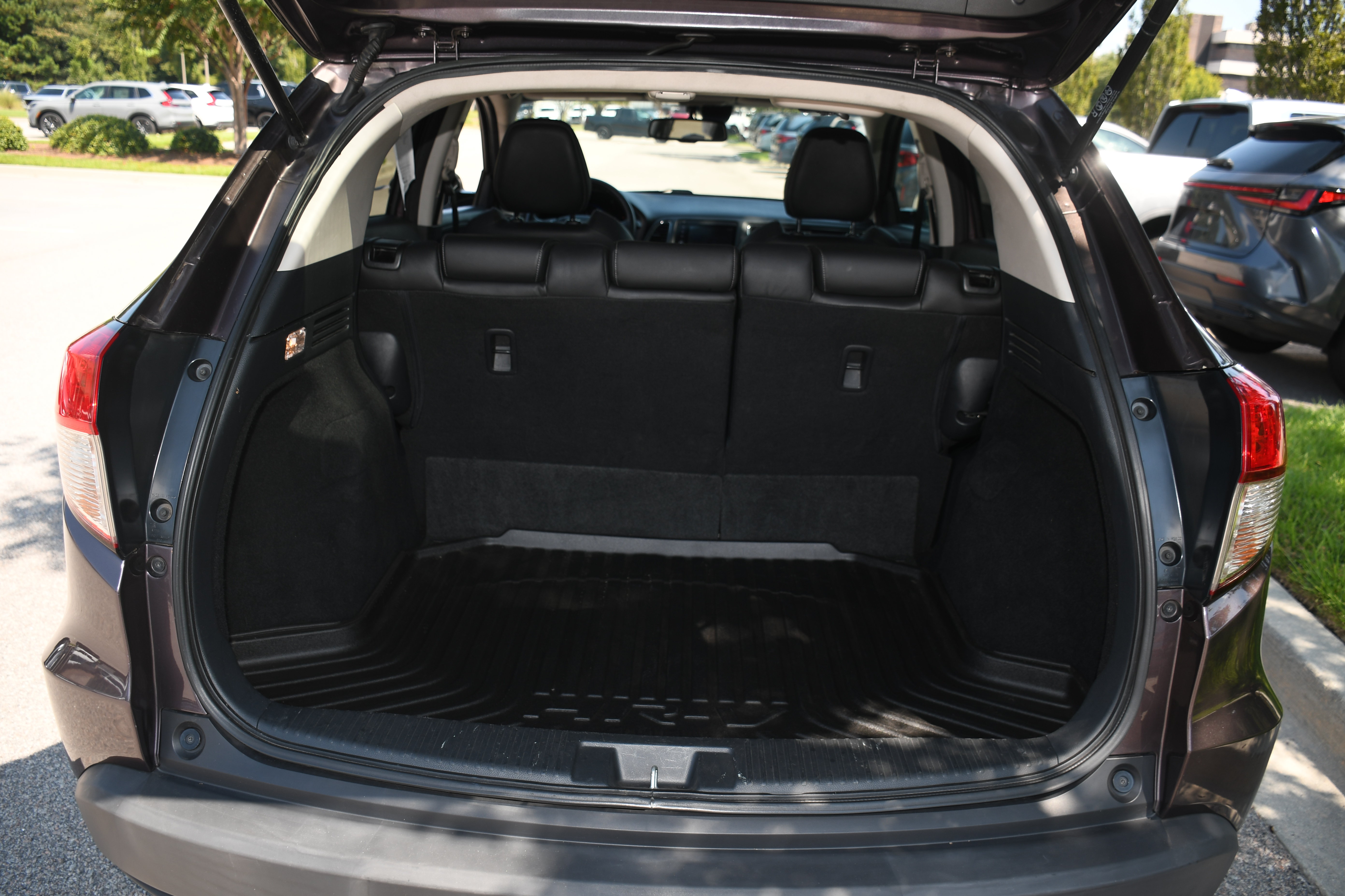 Used 2022 Honda HR-V EX-L image 18