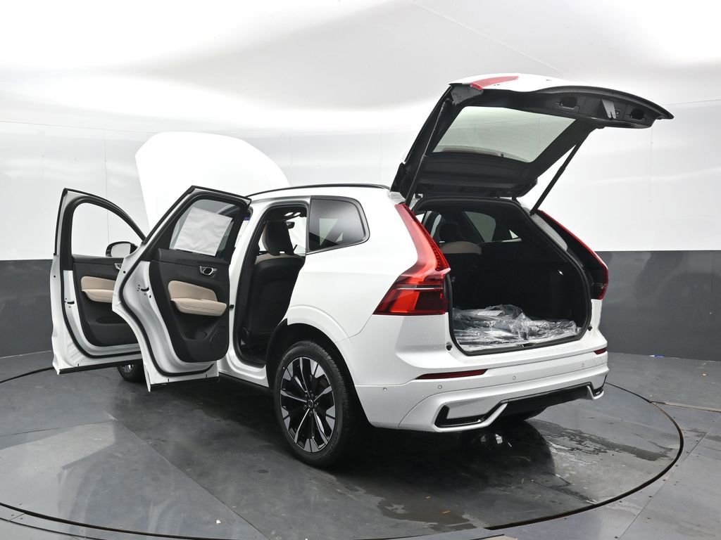 New 2026 Volvo XC60 B5 Plus w/ Climate Package image 48
