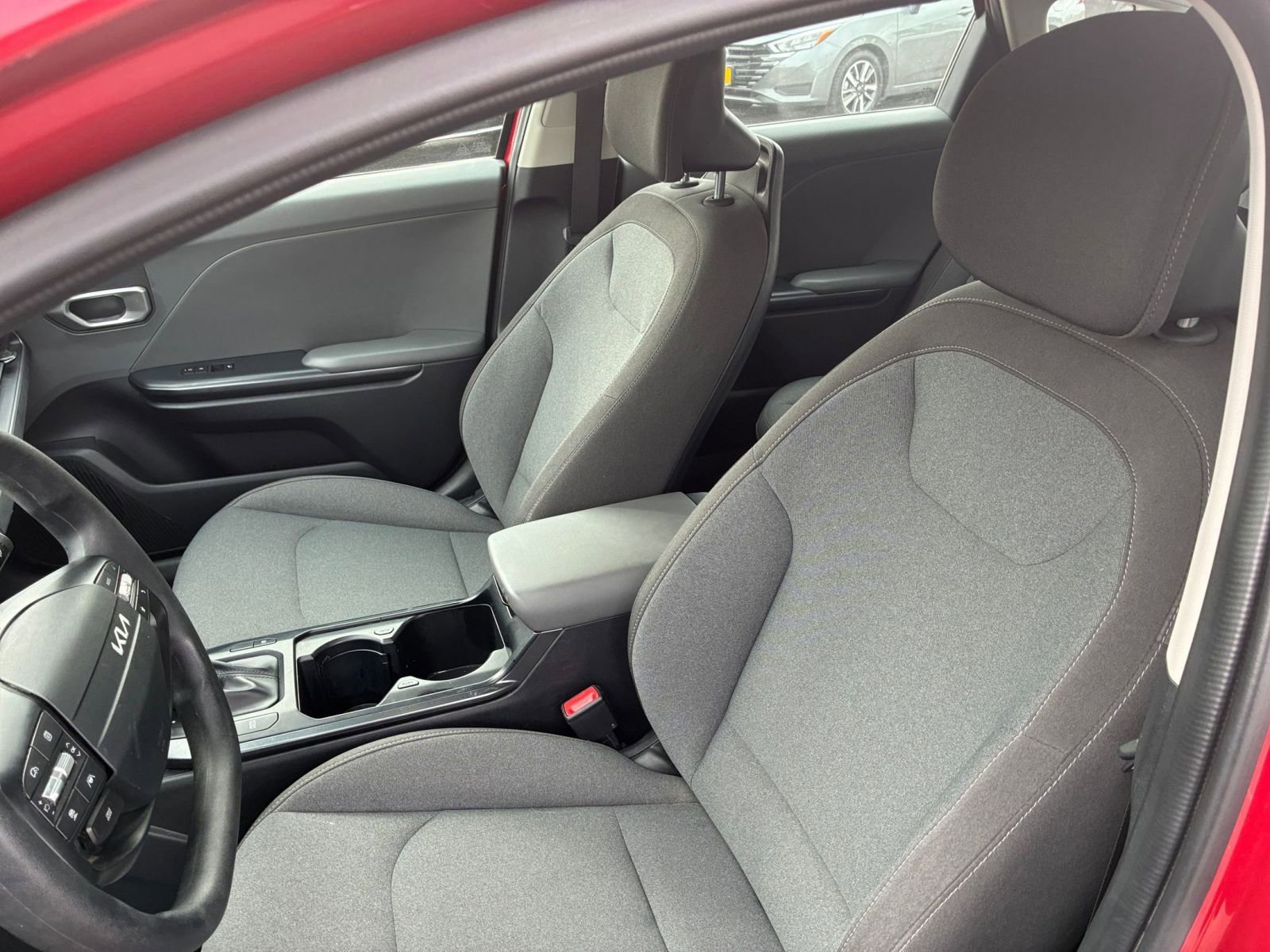 Used 2025 Kia K4 FWD image 36