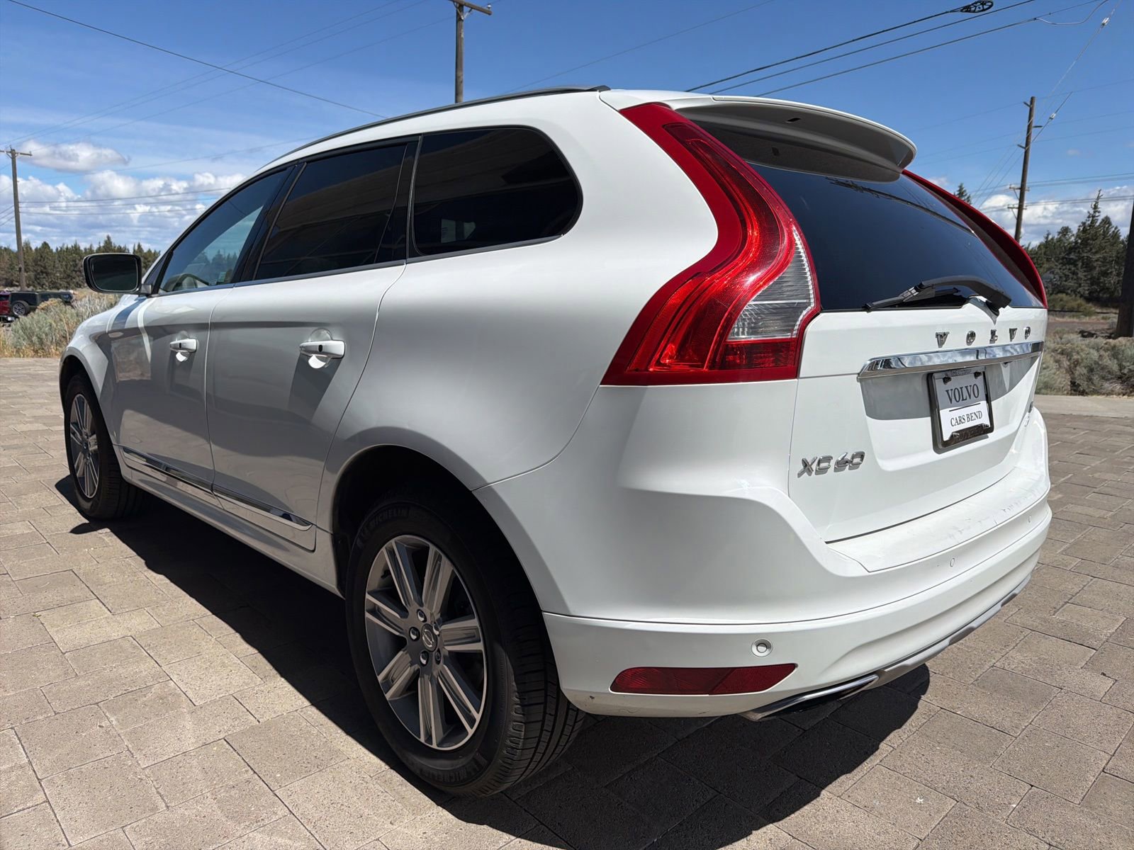 Used 2017 Volvo XC60 T5 Inscription w/ Preferred Option Package AWD/4WD image 5