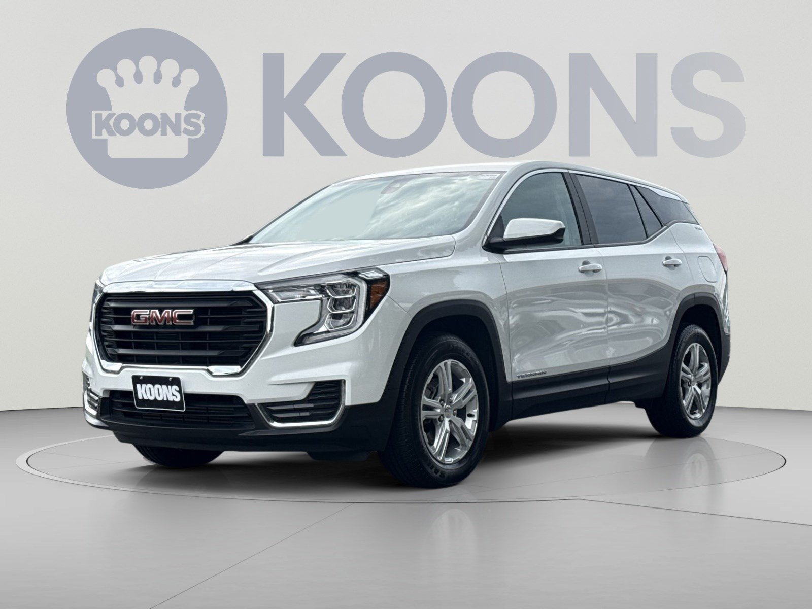 Used 2024 GMC Terrain SLE AWD/4WD image 1