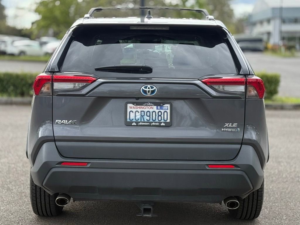 Used 2022 Toyota RAV4 XLE w/ Convenience Package image 4