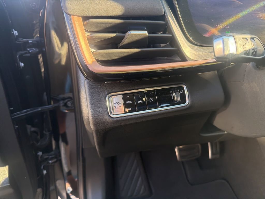 Used 2025 Buick Envision Sport Touring image 11