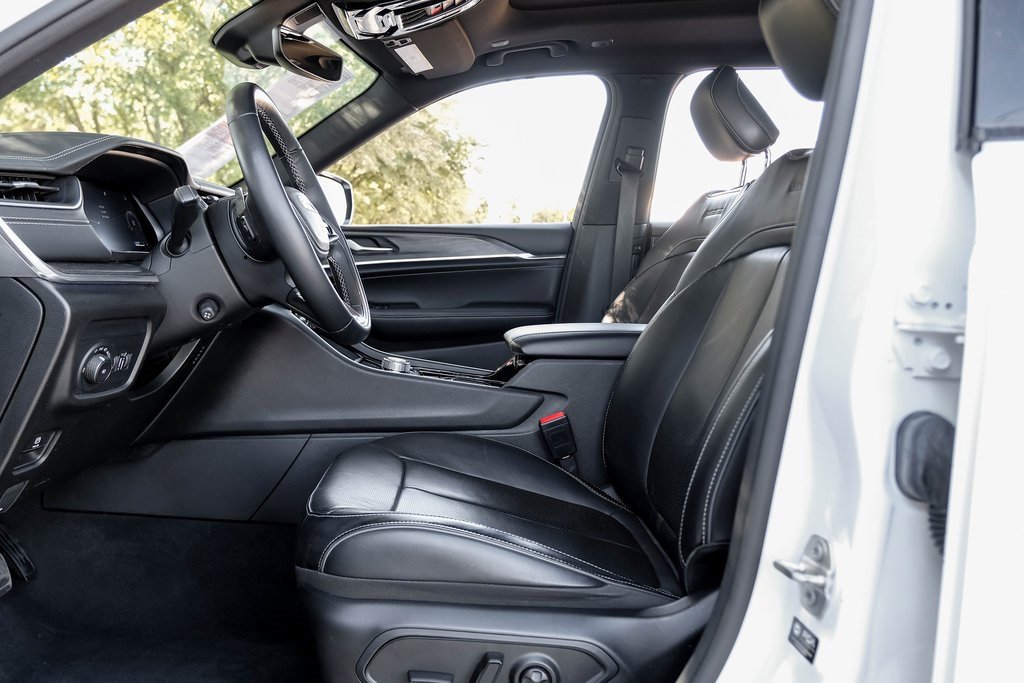 Used 2022 Jeep Grand Cherokee L Overland w/ MOPAR Finishing Package image 43