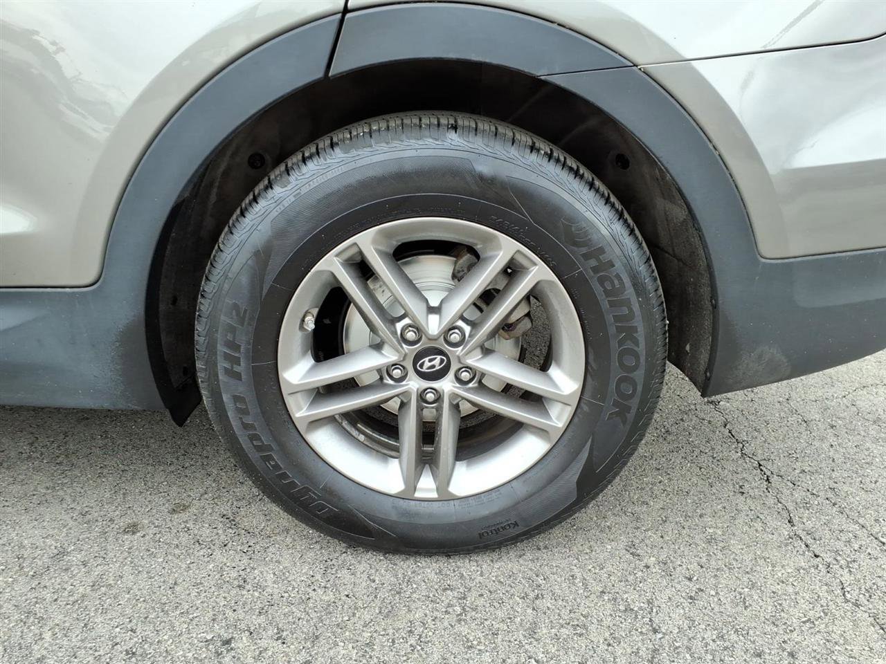 Used 2017 Hyundai Santa Fe Sport AWD/4WD image 5