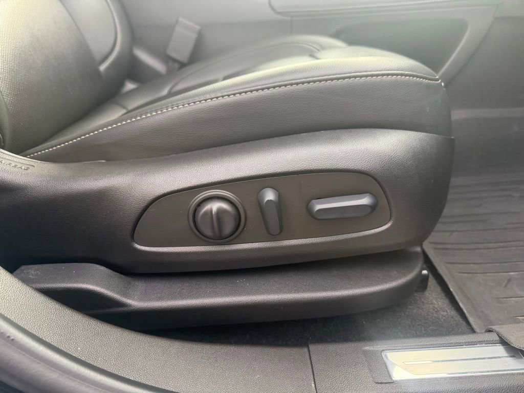 Used 2022 GMC Acadia SLT w/ Elevation Edition AWD/4WD image 54