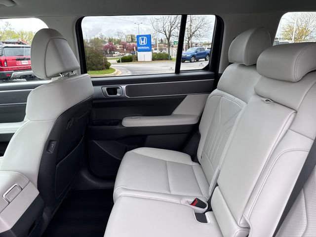 Used 2025 Hyundai Santa Fe SEL AWD/4WD image 19