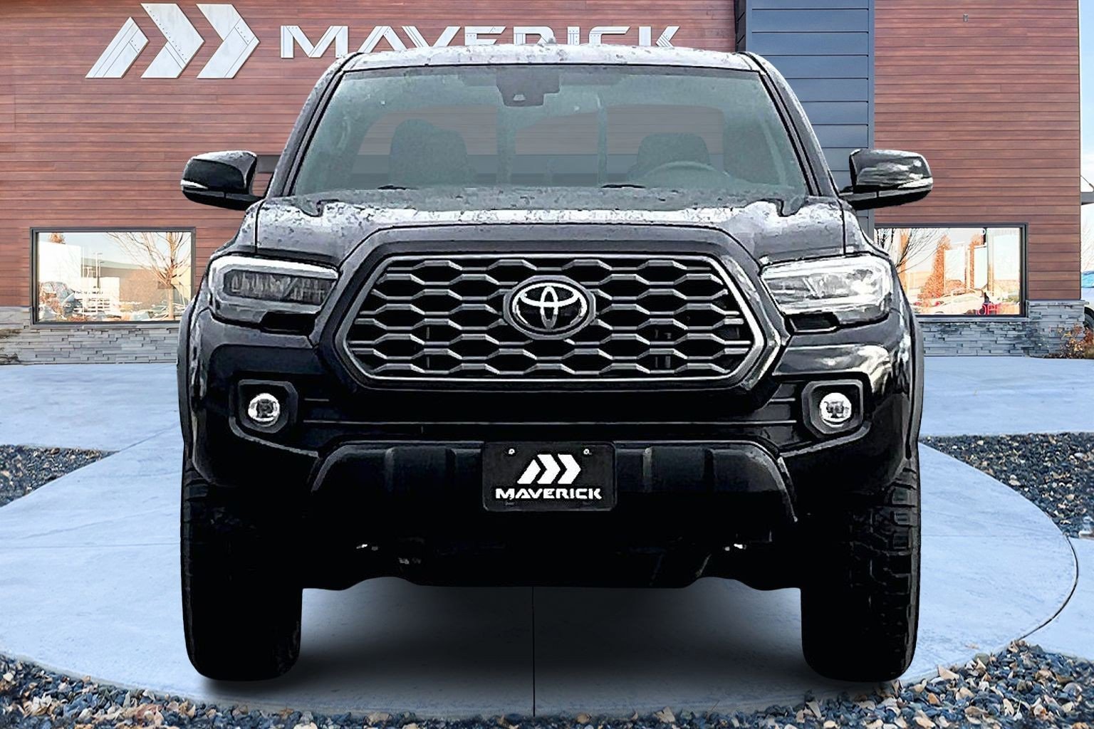 Used 2021 Toyota Tacoma TRD Off-Road image 2