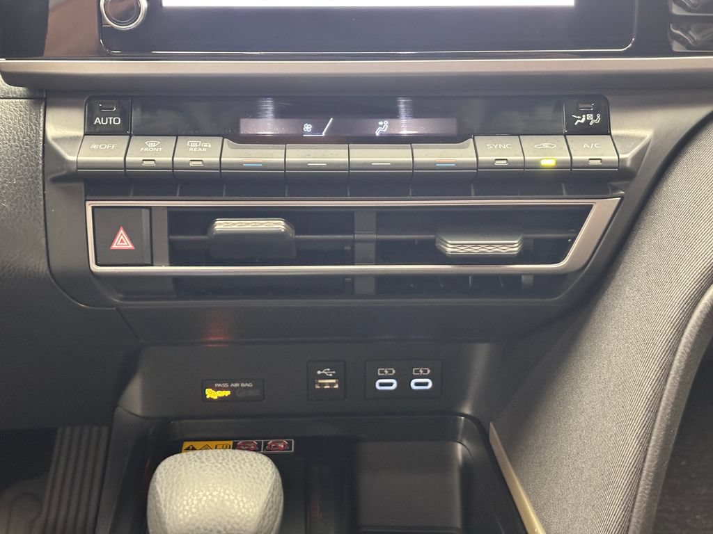 Used 2025 Toyota Camry LE FWD image 29