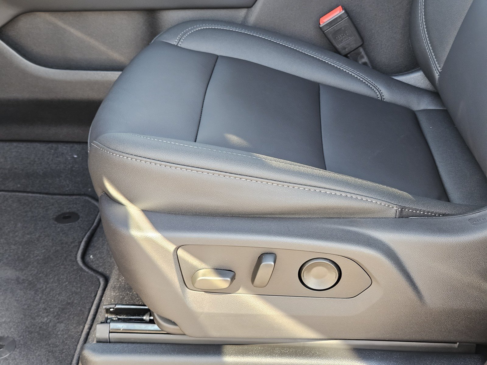 New 2027 Chevrolet Tahoe LT w/ Comfort Package RWD image 16