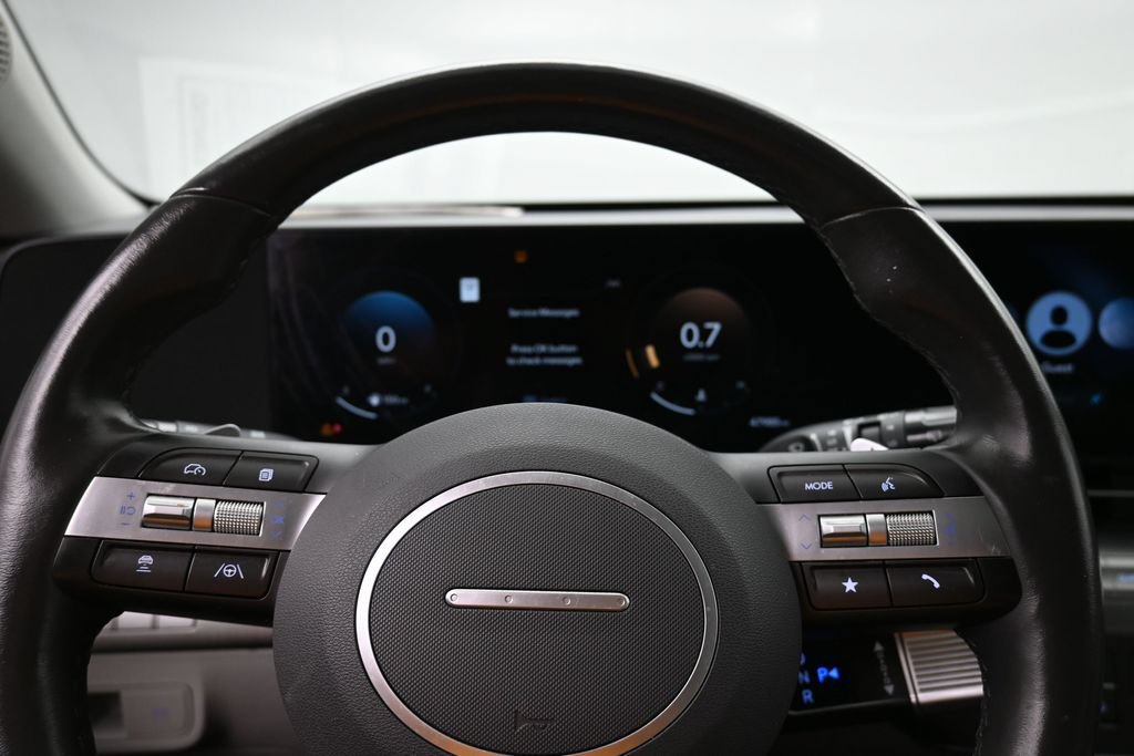 Certified 2025 Hyundai Kona Limited AWD/4WD image 13