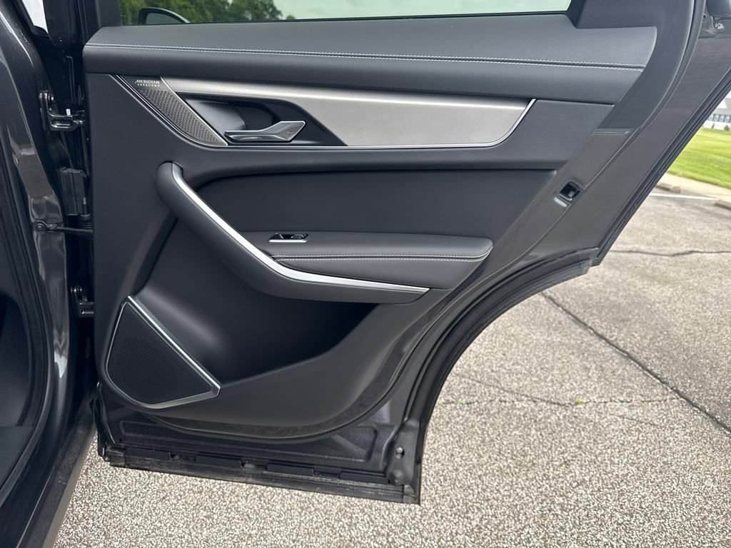 Used 2025 Jaguar F-PACE R-Dynamic S image 18