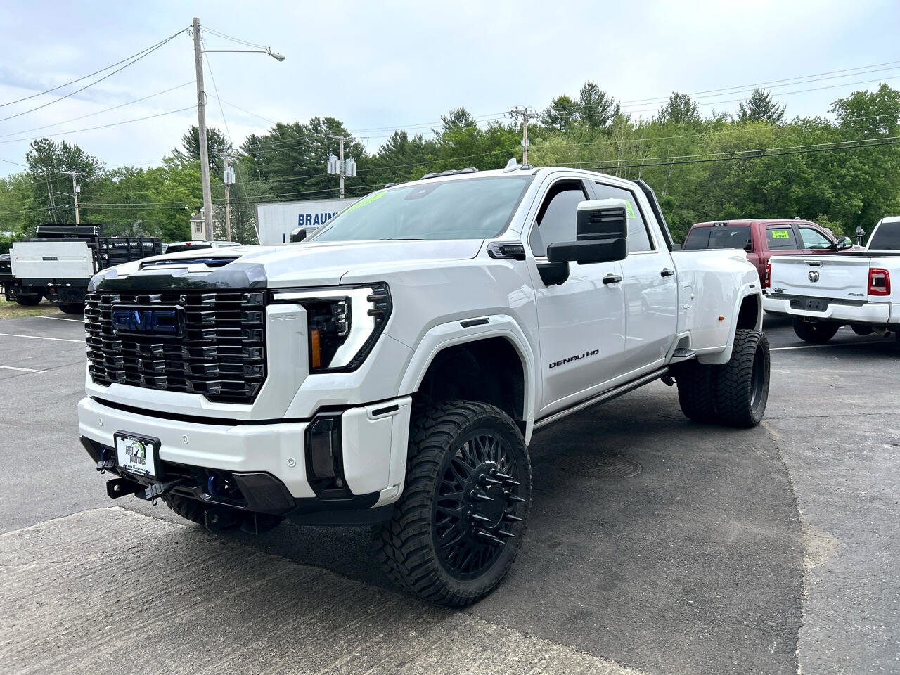 Used 2024 GMC Sierra 3500 Denali Ultimate image 4