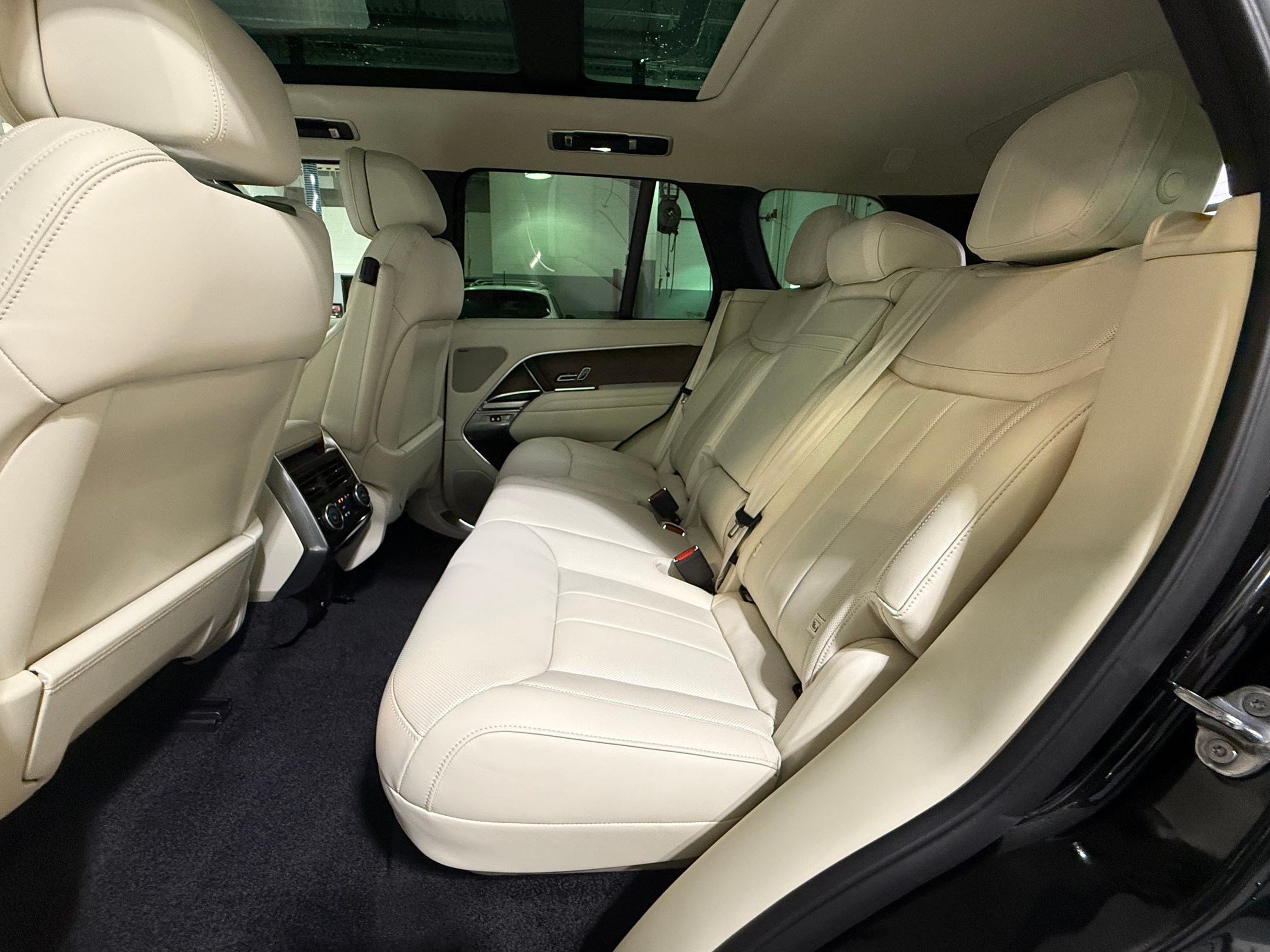 New 2026 Land Rover Range Rover SE AWD/4WD image 20