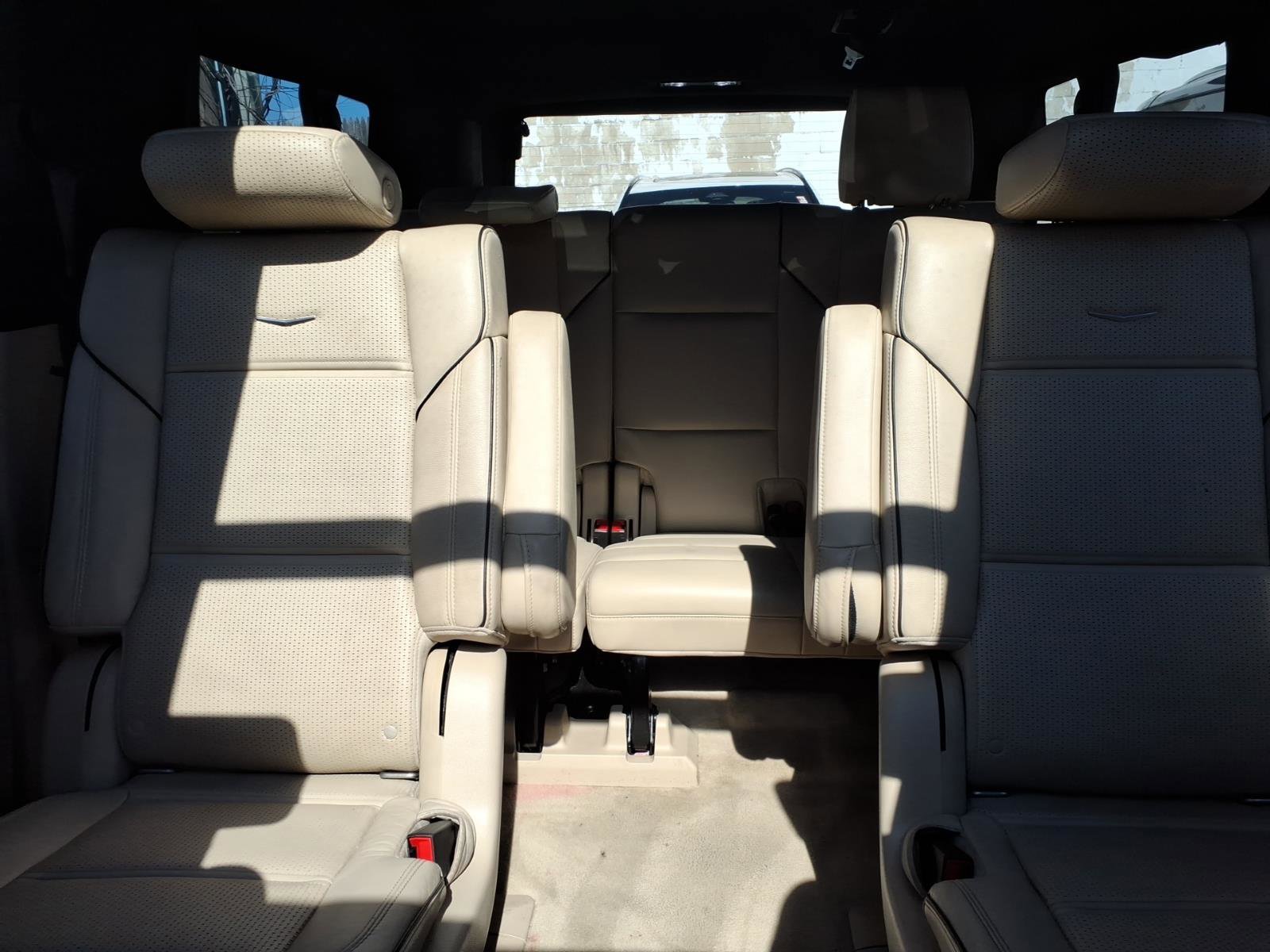 Used 2021 Cadillac Escalade ESV Premium Luxury w/ Performance Package image 23