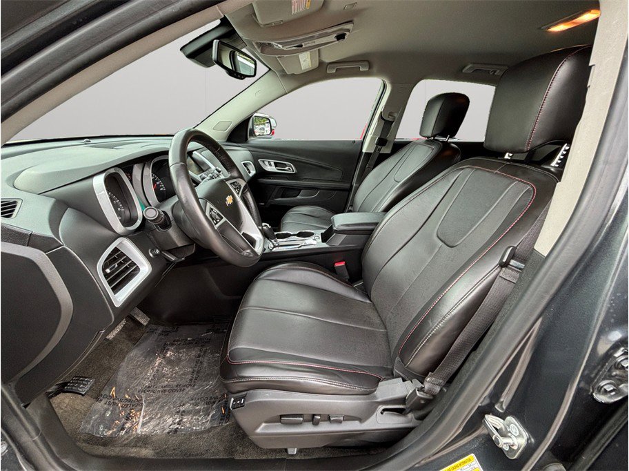 Used 2017 Chevrolet Equinox Premier w/ Enhanced Convenience Package FWD image 2