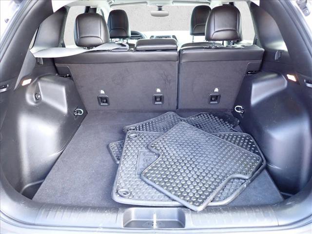 Used 2019 Jeep Cherokee Latitude Plus w/ Comfort/Convenience Group image 8