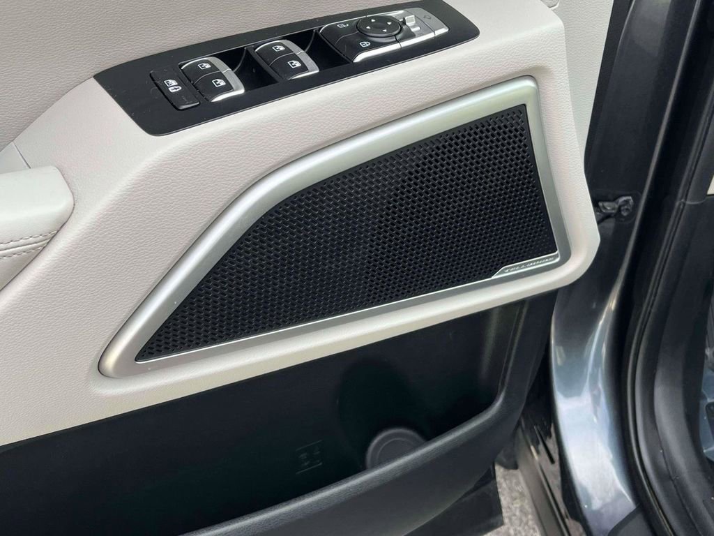 Used 2022 Kia Telluride EX image 16