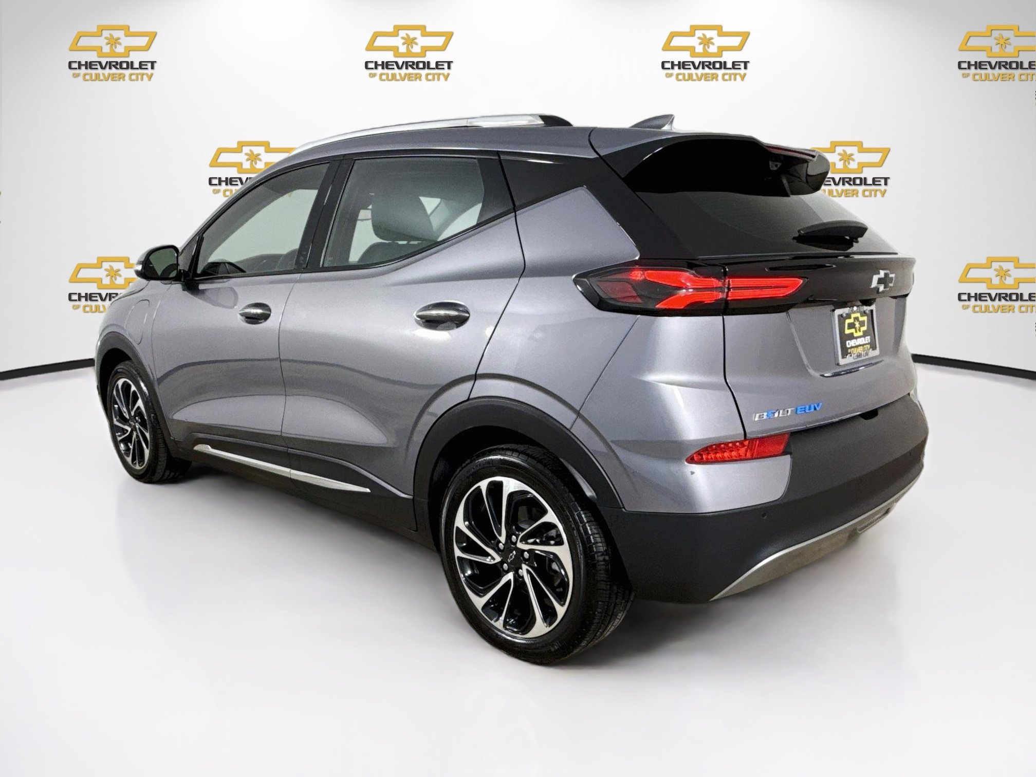 Used 2023 Chevrolet Bolt EUV Premier w/ Super Cruise Package FWD image 6
