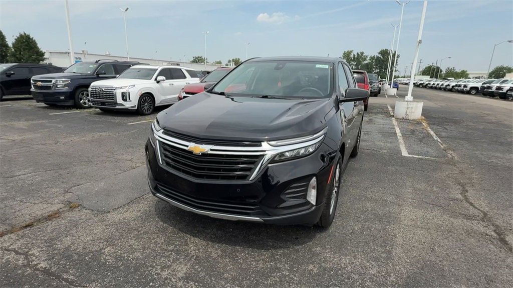 Used 2023 Chevrolet Equinox LT image 3