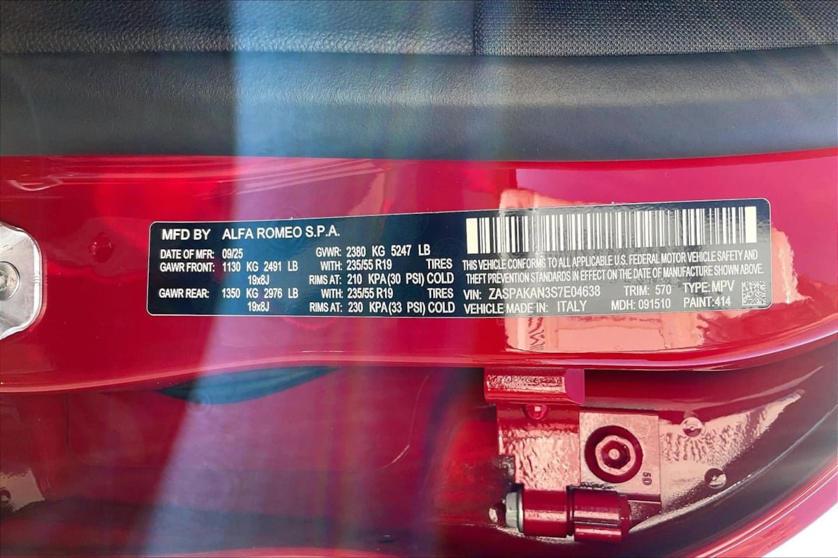 New 2025 Alfa Romeo Stelvio Sprint w/ Convenience Package image 13