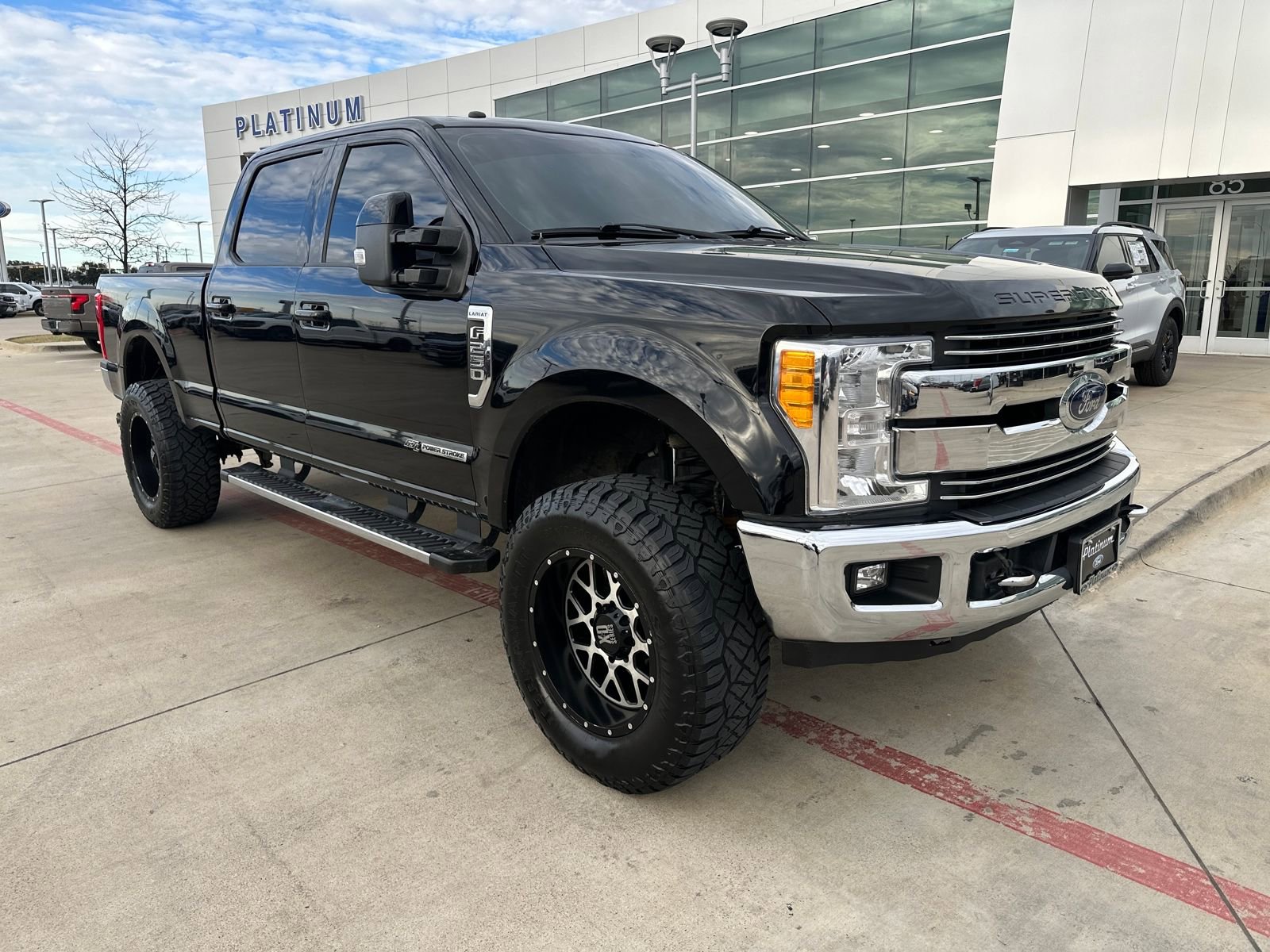 Used 2017 Ford F250 Lariat w/ Chrome Package image 7