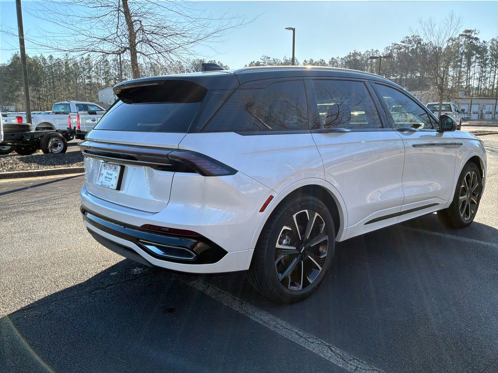 Used 2025 Lincoln Nautilus Reserve image 5