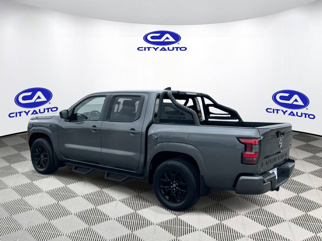 Used 2023 Nissan Frontier SV w/ Midnight Edition Package RWD image 5