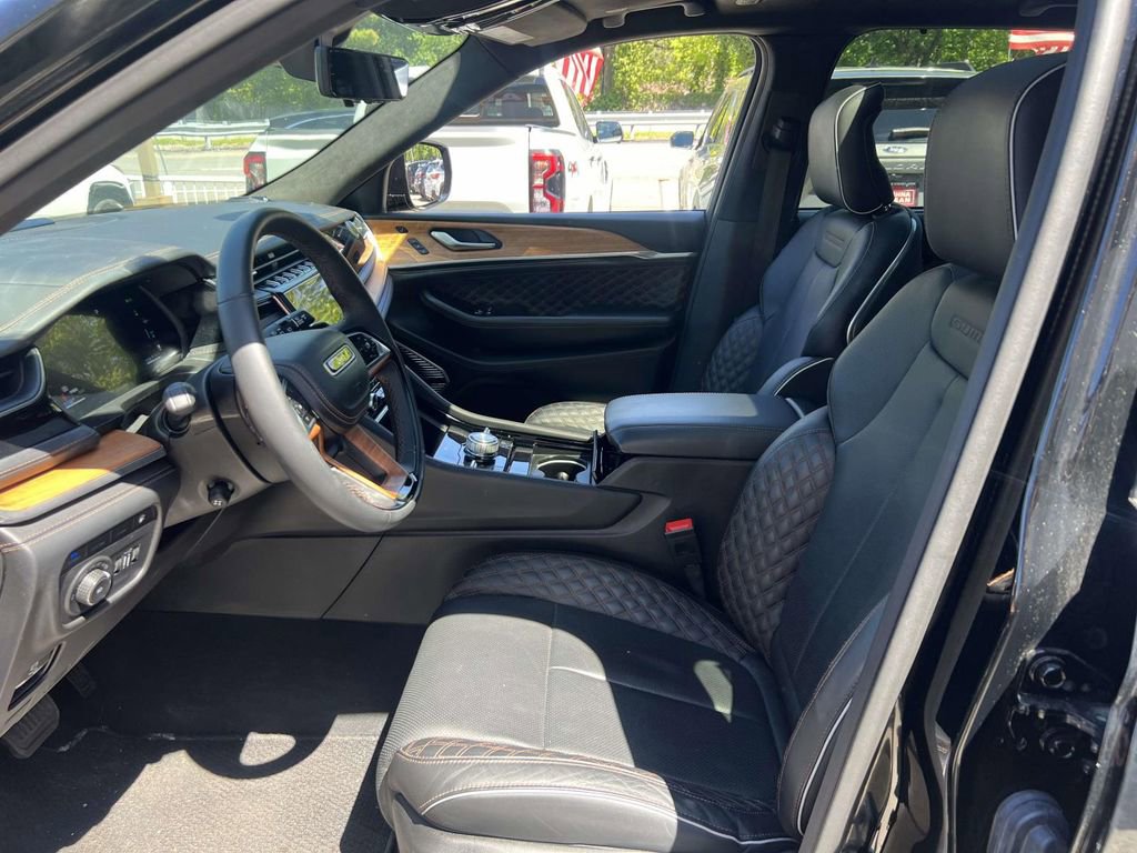 Used 2022 Jeep Grand Cherokee Summit AWD/4WD image 15